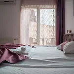 Alexis 3*