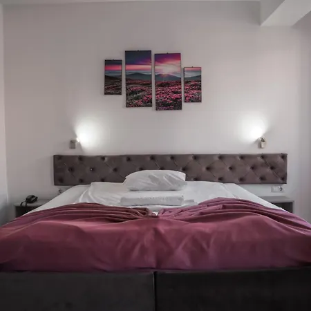 Alexis Hotel 3*