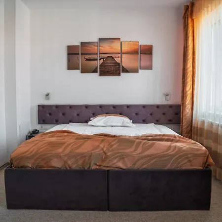 Alexis Hotel 3*