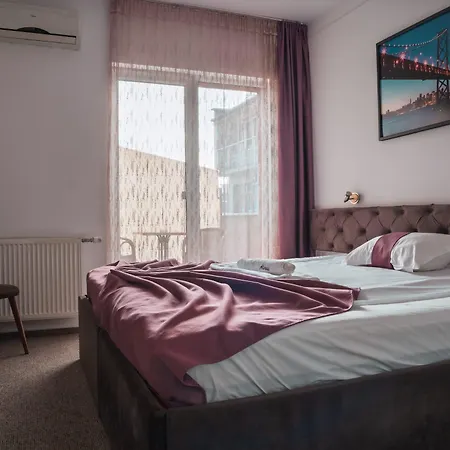 Alexis Hotel