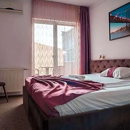 Alexis Hotel