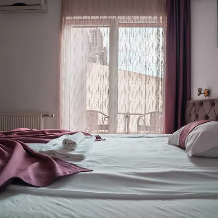 Alexis Hotel 3*