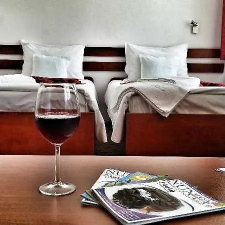 Alexis Hotel 3*